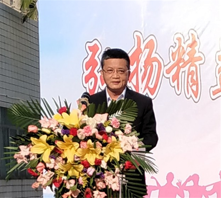 圖為梁軍同志作動員講話。